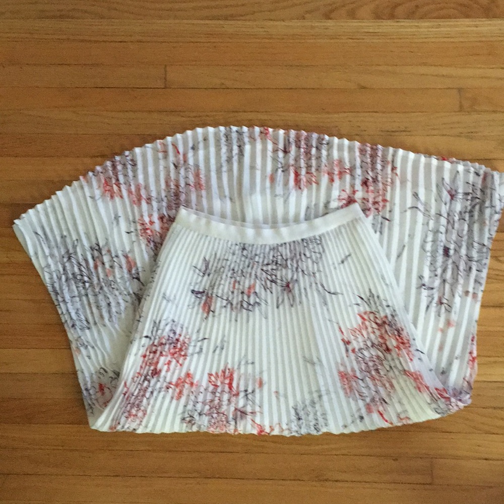 Aritzia Babaton XS skirt
